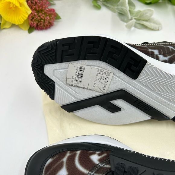 Women’s Fendi flow sneakers size 39 made in Italy - Picture 5 of 9
